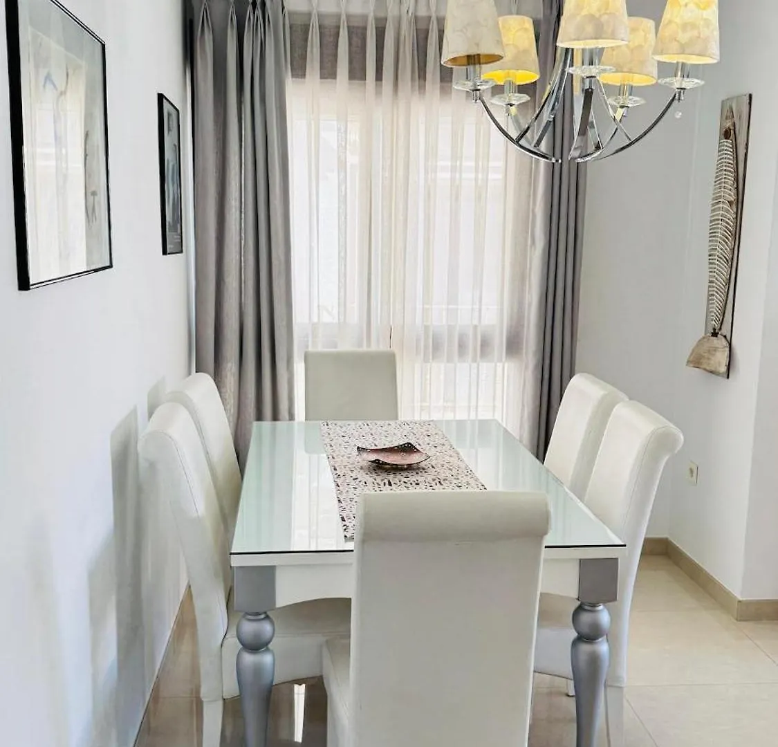 Room City Estepona Plaza Flores 0*,  إسبانيا